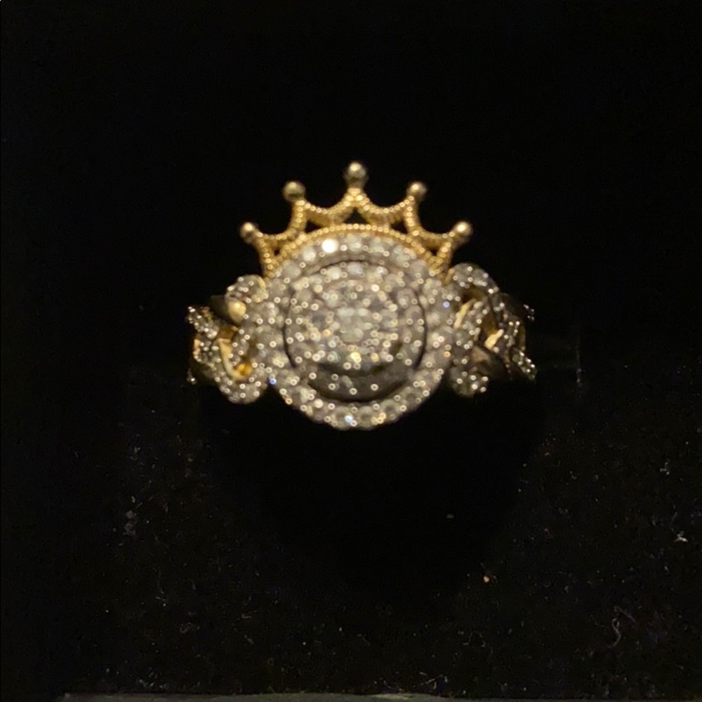 1/2 CT. T.W. 10k Gold Genuine Diamond Crown Ring